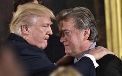 États-Unis: Donald Trump gracie 73 personnes dont son ancien conseiller Steve Bannon