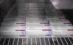 Covid-19: AstraZeneca annonce que les premières livraisons du vaccin seront plus limitées que prévu
