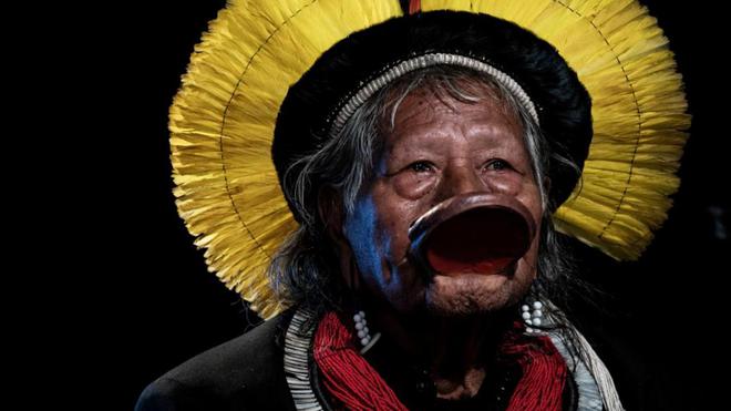 ÉCOLOGIE, LE LIVE - Le chef indigène Raoni porte plainte contre Bolsonaro pour crimes contre l’humanité