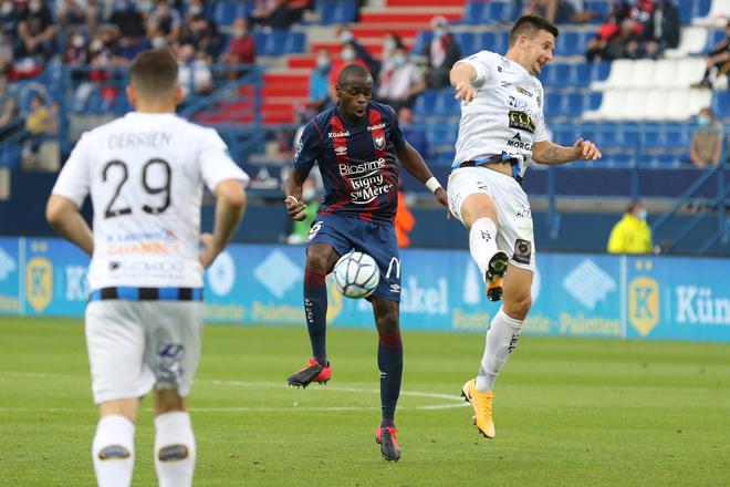 Football – SM Caen. Prince Oniangué réintègre le groupe, Aliou Traoré en sort