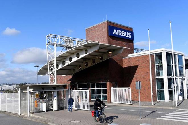 Environ 500 salariés d'Airbus en quarantaine après des cas de COVID-19 dans l'usine de Hambourg