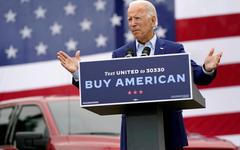 Joe Biden reprend à son compte le “Made in America” cher à Donald Trump en donnant la priorité aux entreprises américaines pour les marchés publics fédéraux