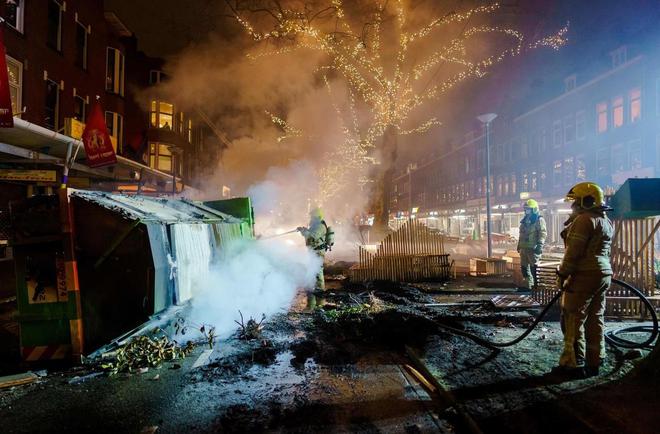 Covid-19 : deuxième nuit d’émeutes aux Pays-Bas contre le couvre-feu
