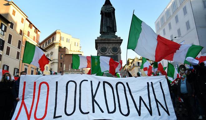 Black-out médiatique – Les bars et restaurants italiens désobéissent aux règles et ouvrent ensemble dans un acte de désobéissance civile