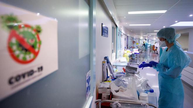 Covid-19: pas encore de vague à l’hôpital, mais une tension «réelle» selon Olivier Véran