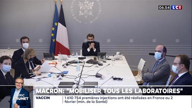 Vaccin : Emmanuel Macron veut "mobiliser tous les laboratoires"