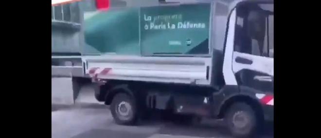 Combien De Personne Ont Un Bac + 5 En France La Défense : Que sait-on ce matin sur cet homme qui a volé une