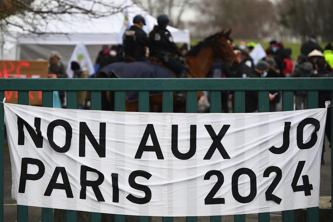 Rassemblement à Paris contre le «saccage» écologique, urbaniste et social des Jeux olympiques 2024