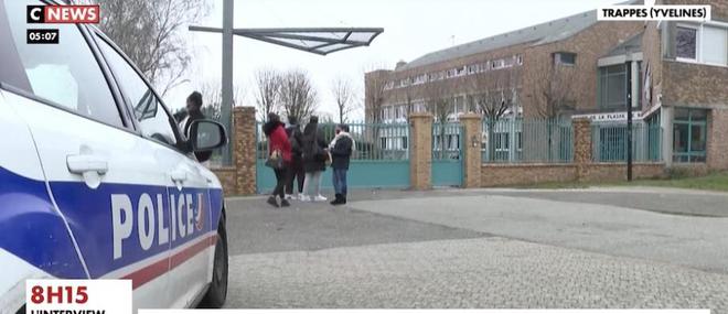Menaces contre un professeur à Trappes : Reportage des équipes de CNews sur place, devant l'école sous haute surveillance de l'enseignant - VIDEO