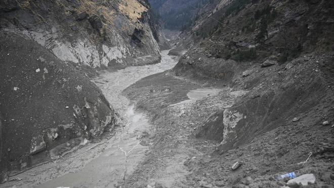 Après la rupture d'un glacier en Inde, les barrages pointés du doigt