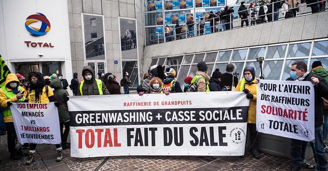 Total : plan de licenciement inavoué et greenwashing à Grandpuits