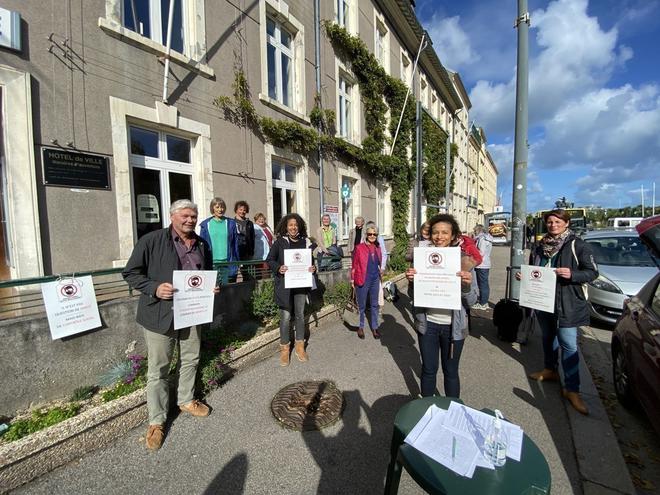 Covid-19 : nouveau rassemblement des « Cherbourgeois indignés » contre la gestion de la crise sanitaire