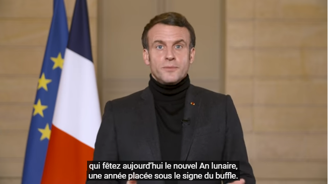 Emmanuel Macron, notre Président lunaire et communautariste, est complètement à l’Ouest…
