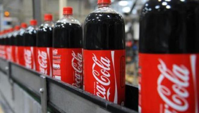 Coca-Cola dans la tourmente : la marque prend une décision radicale qui va perturber les fans de  Coca !