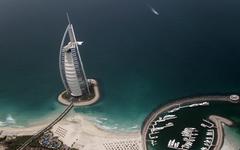 Avantages fiscaux, cadre de vie luxueux... Pourquoi la ville de Dubaï attire-t-elle de nombreux expatriés ?