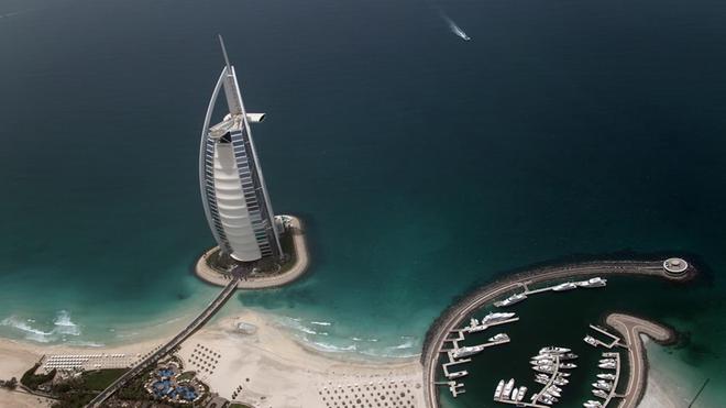 Avantages fiscaux, cadre de vie luxueux... Pourquoi la ville de Dubaï attire-t-elle de nombreux expatriés ?