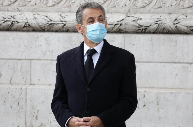 Covid-19 : Nicolas Sarkozy, une vaccination et des questions