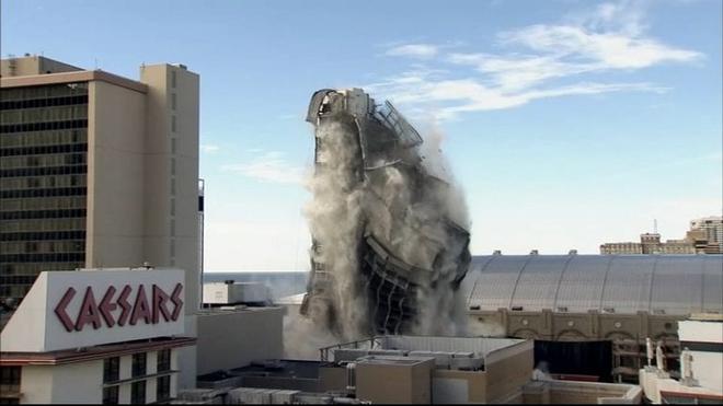 L’hôtel-Casino de Donald Trump totalement détruit (vidéo)