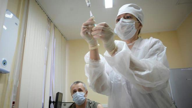 Covid-19 : la Russie enregistre "Kovivak", un troisième vaccin