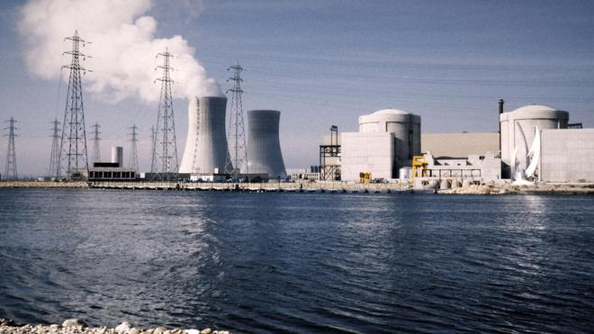 Nucléaire : la durée de vie des plus vieux réacteurs français prolongée de 10 ans