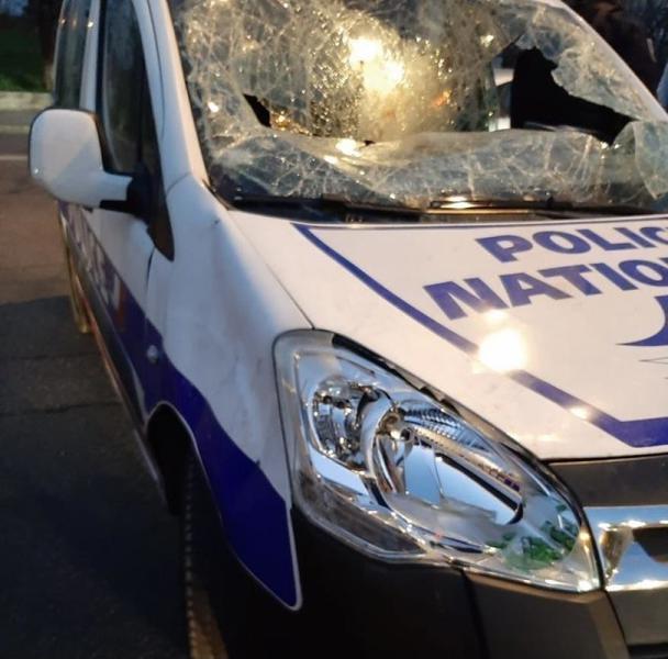 Les violences de Bron et la destruction d’une voiture de Police sur le terrain politique