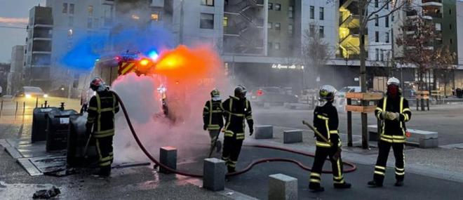 EN DIRECT  - Nouvelles violences la nuit dernière  à Lyon : Voici le résumé de ce qui s'est passé hier soir avec des policiers attaqués et des voitures brûlées
