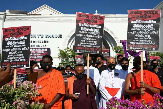 Sri Lanka : le chef de l’Eglise catholique exige une avancée de l’enquête sur les attentats djihadistes de 2019 dans des églises et des hôtels