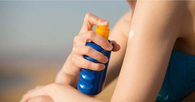 Crèmes solaires et anti-âge : en vieillissant, ces cosmétiques peuvent devenir cancérigènes