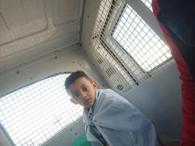 Hirak. Un enfant de 7 ans arrêté et embarqué par la Police à Mascara : l’image qui a choqué les Algériens