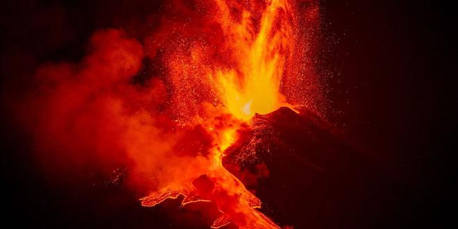 Quels sont les risques et les bienfaits des récents caprices de l'Etna ? Rencontres avec les Siciliens au pied du volcan