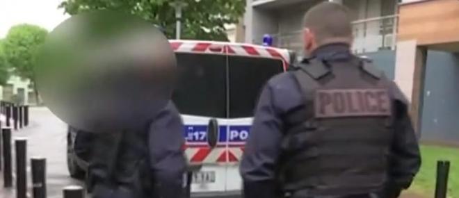 EN DIRECT - Paris : Un policier ouvre le feu et abat un homme qui l'avait agressé avec un couteau dans le 18e arrondissement - Un périmètre de sécurité a été mis en place annonce la Préfecture de Police