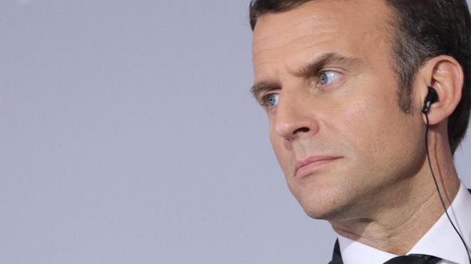 AstraZeneca: Emmanuel Macron a opéré un revirement express, visiblement pris de court