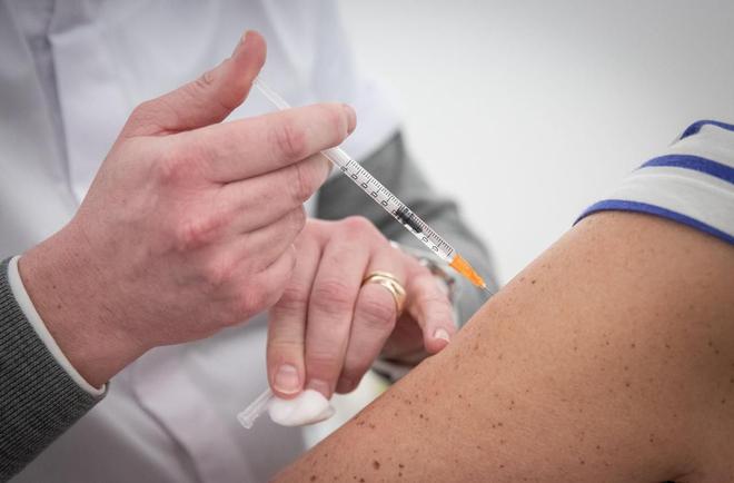Vaccin AstraZeneca : «Pas sûr que je ferai la deuxième injection»