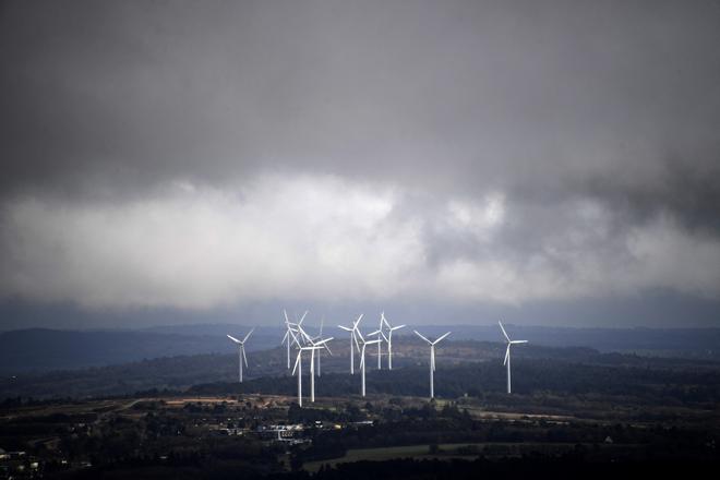 Environnement : pourquoi l'éolienne est un objet à très haute valeur politique ?