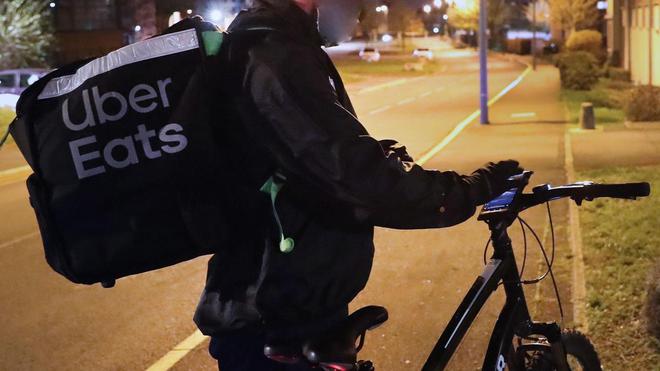 La police soupçonne un livreur UberEATS d’exhibition sexuelle et lance un appel à victimes à Amiens