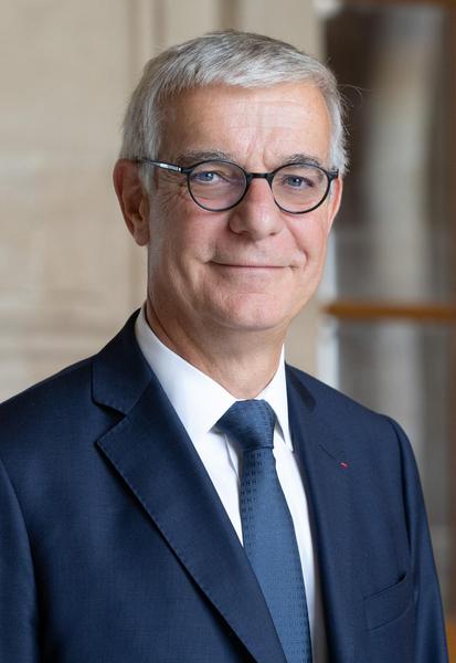 Éoliennes et méthaniseurs dans l’Eure : le sénateur Hervé Maurey dépose une proposition de loi