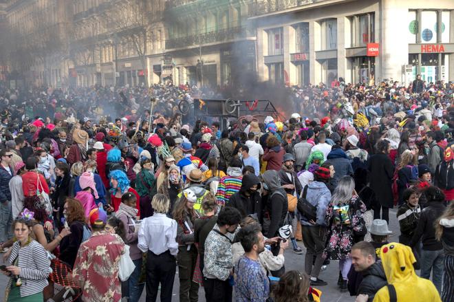 Les infos de 6h30 - Carnaval illégal à Marseille : "Une occasion de se défouler", pour un participant