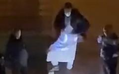 Un policier en djellaba à Vesoul : les habitants dénoncent “une provocation”, une pratique devenue habituelle pour passer inaperçu lors d’interpellations dans les quartiers de la capitale