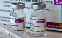 L'Europe prête à bloquer les exportations d'AstraZeneca pour avoir sa part de doses
