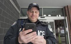 Les flics équipés d'une appli de reconnaissance faciale : Appel à témoignages