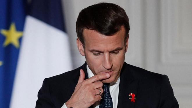 Covid-19: Emmanuel Macron face à la menace d’un reconfinement général