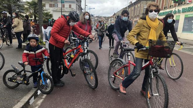 Les promoteurs du vélo dans les rues de Margny et de Compiègne
