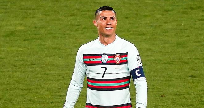 Juventus Turin : Cristiano Ronaldo risquerait une sanction après son coup de nerfs avec le Portugal !