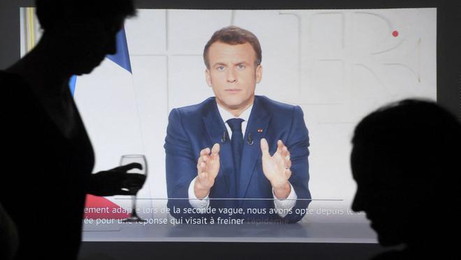 ENTRETIEN. Discours d'Emmanuel Macron : « on ne sait plus sur quel pied danser » affirme une experte en communication