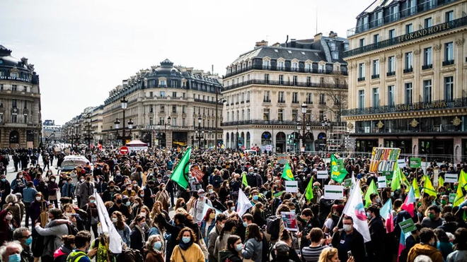 Marche pour le climat : plus de 110 000 manifestants selon les organisateurs, 44 000 selon le ministère de l’Intérieur