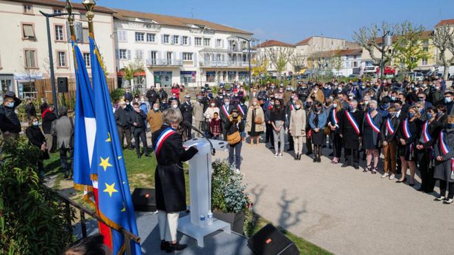 Un an après, Romans-sur-Isère rend hommage aux victimes de l'attaque au couteau