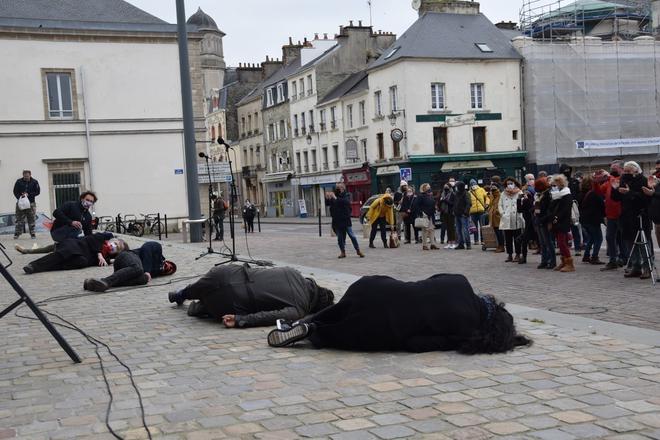 Vidéo. Cherbourg : la culture manifeste contre l’interdiction de la préfecture de la Manche