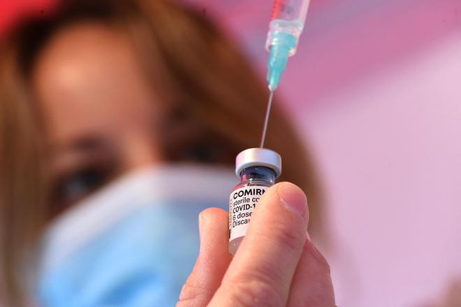 DIRECT. Covid-19 : la France espère produire 250 millions de doses de vaccins en 2021