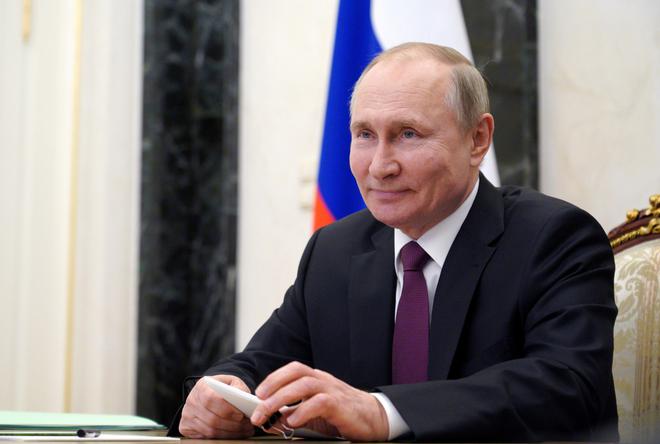 Russie : Vladimir Poutine signe la loi l’autorisant à faire deux mandats de plus