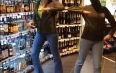 INSOLITE : les employées d’un supermarché des Sables-d’Olonne dansent sur Tiktok au profit des étudiants